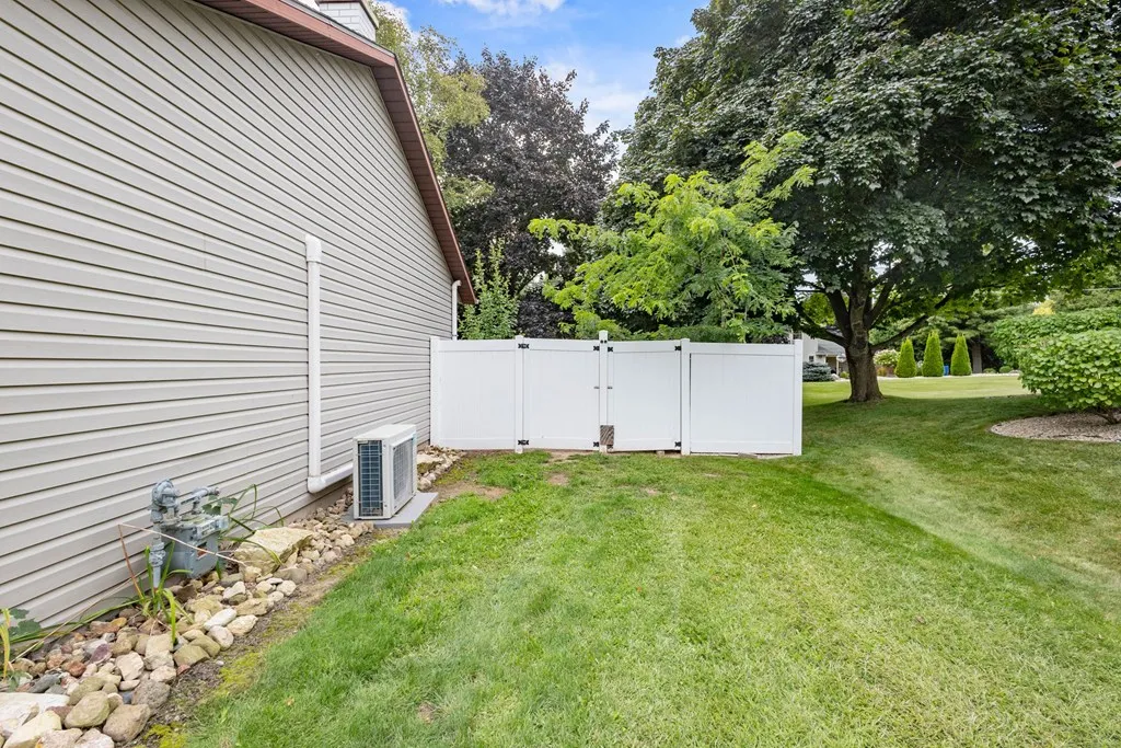 235 N 18th Ave, Sturgeon Bay, Wisconsin 54235, 4 Bedrooms Bedrooms, ,3 BathroomsBathrooms,Inland-Residential,For Sale,N 18th Ave,144510