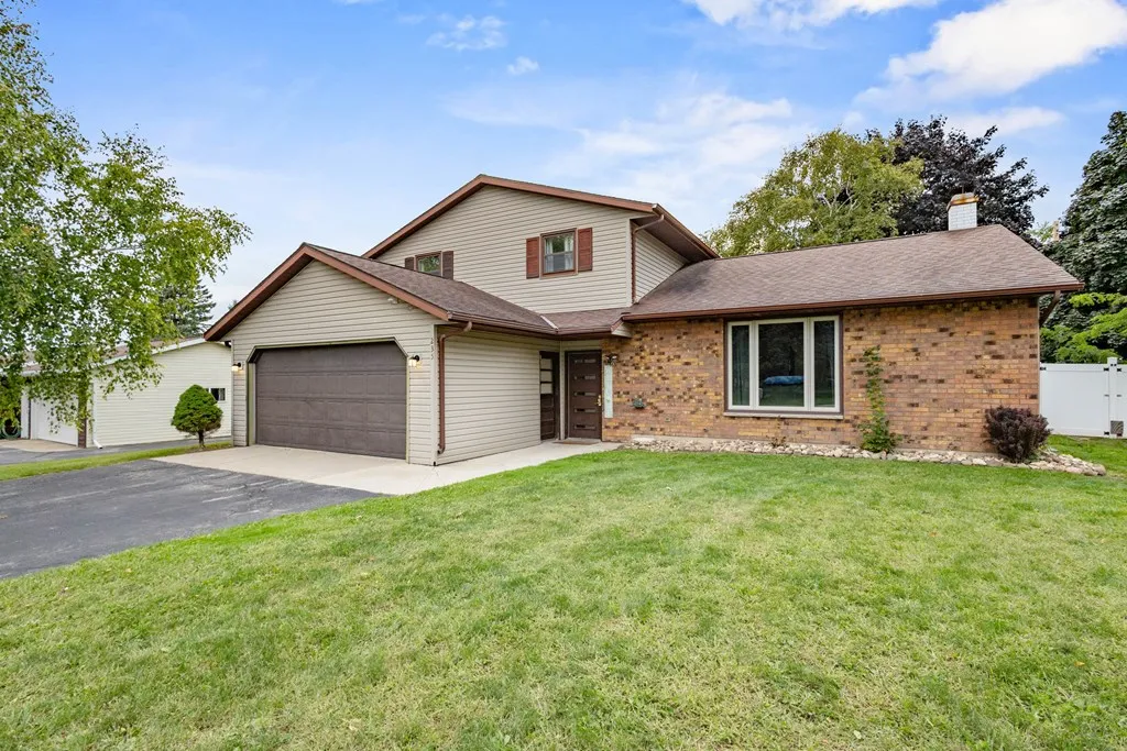 235 N 18th Ave, Sturgeon Bay, Wisconsin 54235, 4 Bedrooms Bedrooms, ,3 BathroomsBathrooms,Inland-Residential,For Sale,N 18th Ave,144510