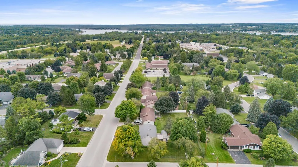235 N 18th Ave, Sturgeon Bay, Wisconsin 54235, 4 Bedrooms Bedrooms, ,3 BathroomsBathrooms,Inland-Residential,For Sale,N 18th Ave,144510