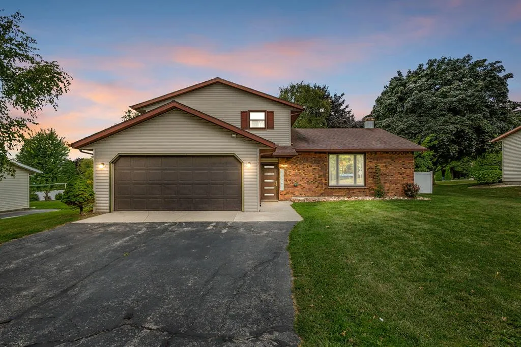 235 N 18th Ave, Sturgeon Bay, Wisconsin 54235, 4 Bedrooms Bedrooms, ,3 BathroomsBathrooms,Inland-Residential,For Sale,N 18th Ave,144510