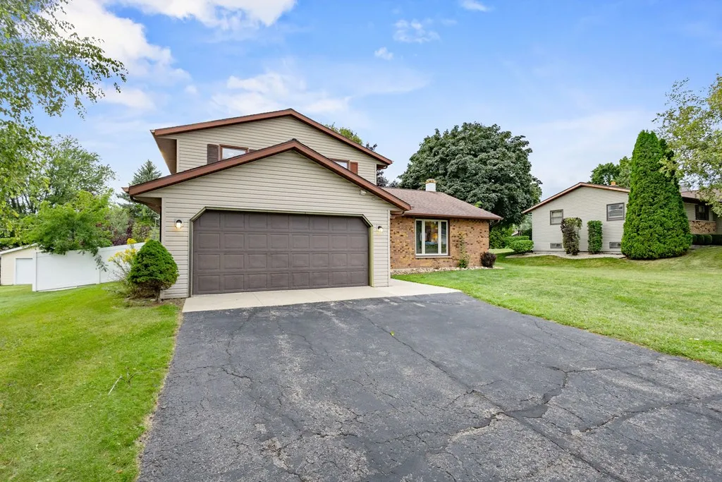 235 N 18th Ave, Sturgeon Bay, Wisconsin 54235, 4 Bedrooms Bedrooms, ,3 BathroomsBathrooms,Inland-Residential,For Sale,N 18th Ave,144510