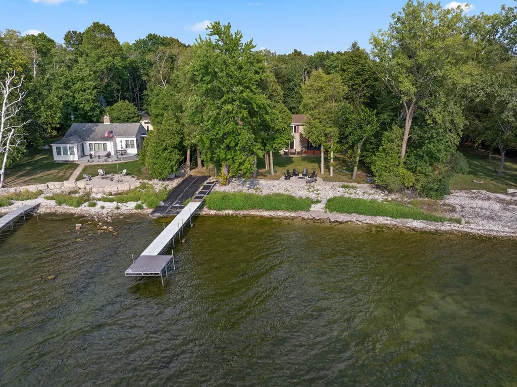 4101 Snake Island Rd, Sturgeon Bay Wi 54235, 3 Bedrooms Bedrooms, ,2 BathroomsBathrooms,Waterfront-Residential,For Sale,Snake Island Rd,143150