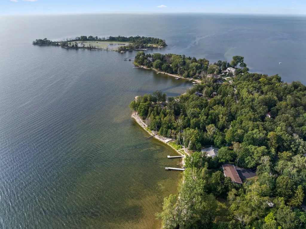 4101 Snake Island Rd, Sturgeon Bay Wi 54235, 3 Bedrooms Bedrooms, ,2 BathroomsBathrooms,Waterfront-Residential,For Sale,Snake Island Rd,143150