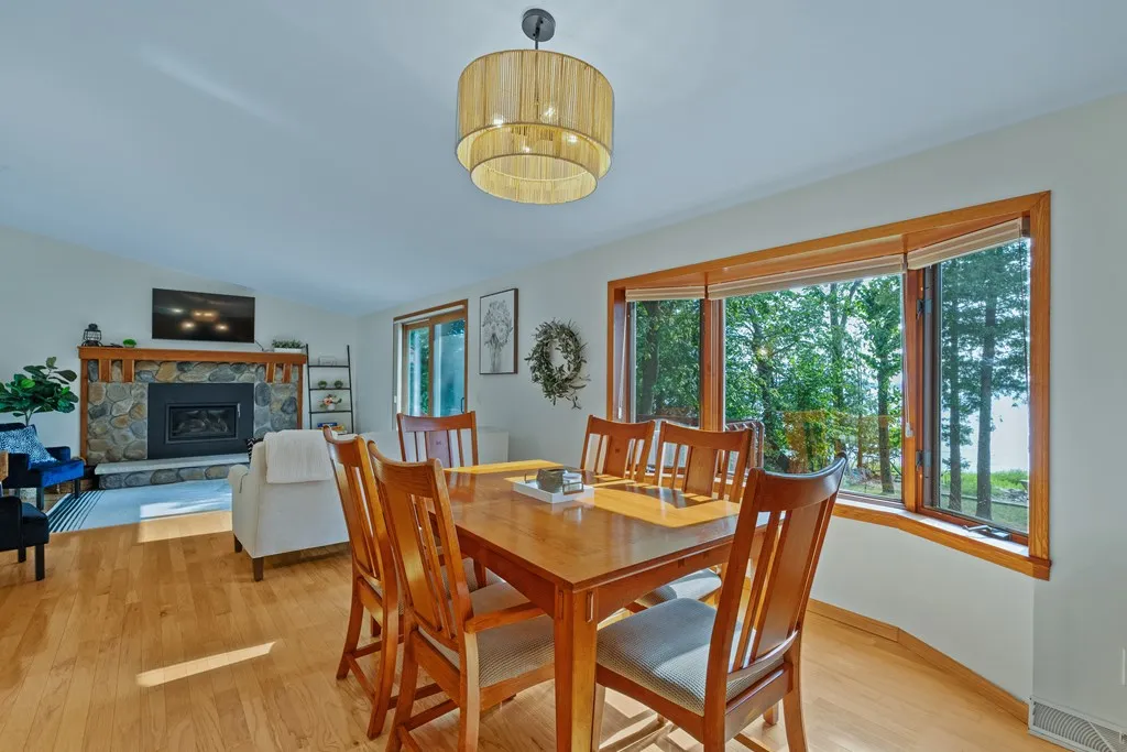 4101 Snake Island Rd, Sturgeon Bay Wi 54235, 3 Bedrooms Bedrooms, ,2 BathroomsBathrooms,Waterfront-Residential,For Sale,Snake Island Rd,143150
