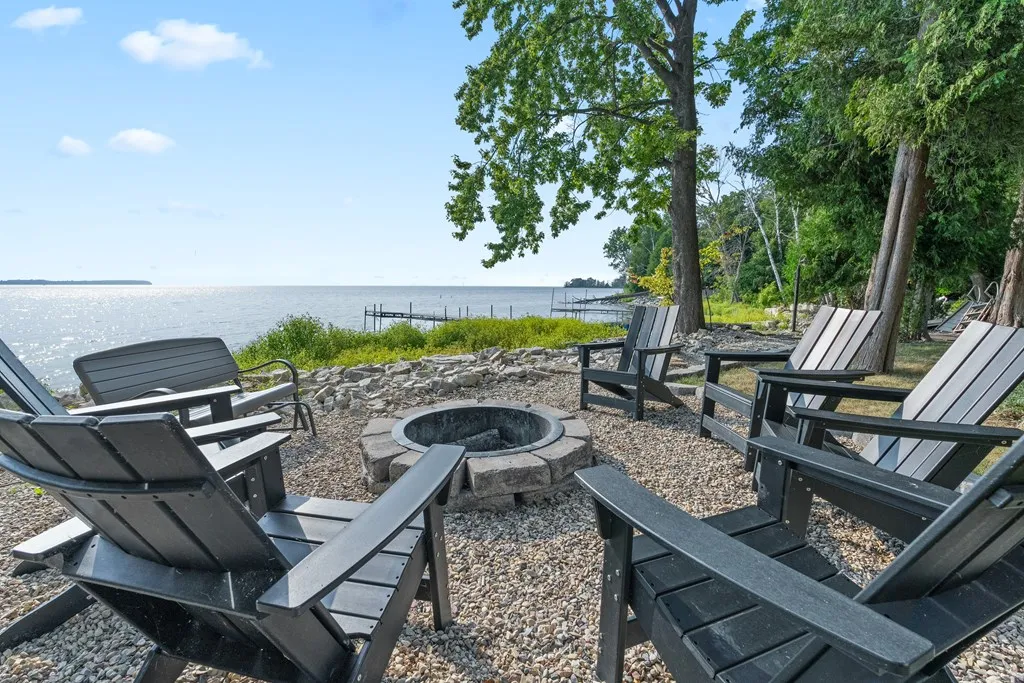 4101 Snake Island Rd, Sturgeon Bay Wi 54235, 3 Bedrooms Bedrooms, ,2 BathroomsBathrooms,Waterfront-Residential,For Sale,Snake Island Rd,143150