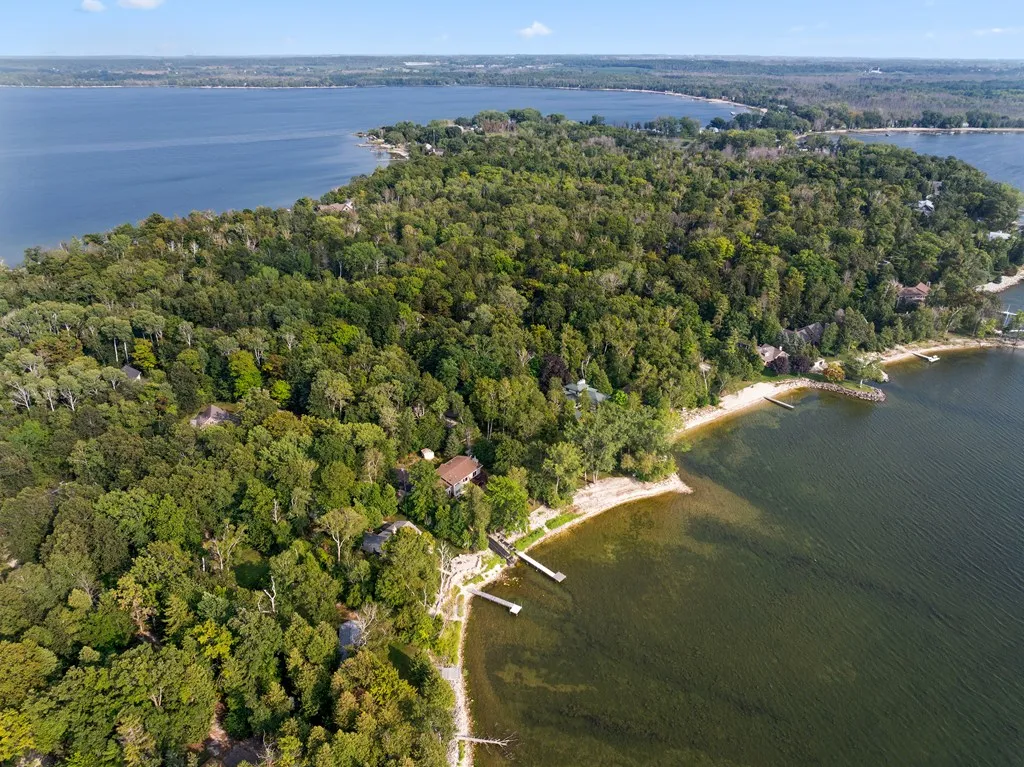 4101 Snake Island Rd, Sturgeon Bay Wi 54235, 3 Bedrooms Bedrooms, ,2 BathroomsBathrooms,Waterfront-Residential,For Sale,Snake Island Rd,143150