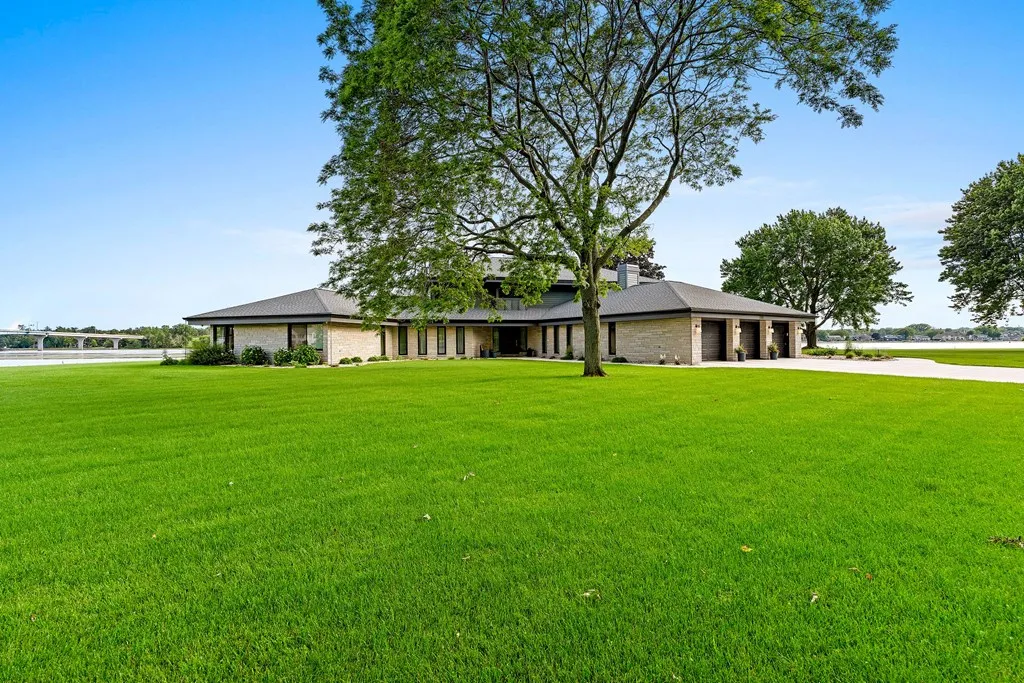 55 Utopia Cir, Sturgeon Bay, Wisconsin 54235, 4 Bedrooms Bedrooms, ,6 BathroomsBathrooms,Waterfront-Residential,For Sale,Utopia Cir,144373