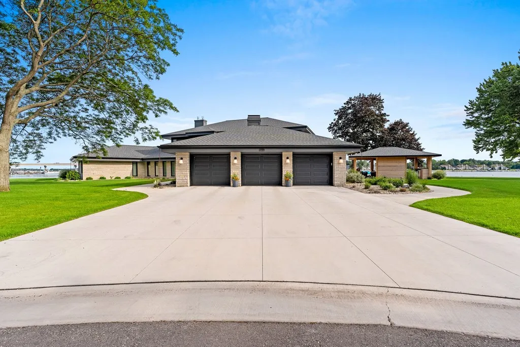 55 Utopia Cir, Sturgeon Bay, Wisconsin 54235, 4 Bedrooms Bedrooms, ,6 BathroomsBathrooms,Waterfront-Residential,For Sale,Utopia Cir,144373