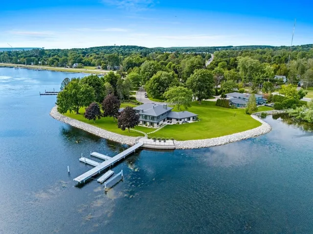 55 Utopia Cir, Sturgeon Bay, Wisconsin 54235, 4 Bedrooms Bedrooms, ,6 BathroomsBathrooms,Waterfront-Residential,For Sale,Utopia Cir,144373