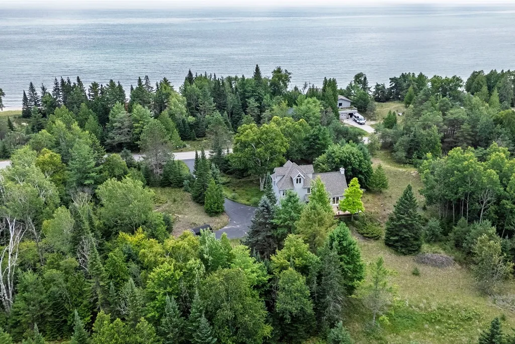 3737 Glidden Dr, Sturgeon Bay, Wisconsin 54235, 3 Bedrooms Bedrooms, ,3 BathroomsBathrooms,Inland-Residential,For Sale,Glidden Dr,144404