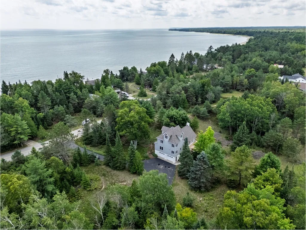 3737 Glidden Dr, Sturgeon Bay, Wisconsin 54235, 3 Bedrooms Bedrooms, ,3 BathroomsBathrooms,Inland-Residential,For Sale,Glidden Dr,144404