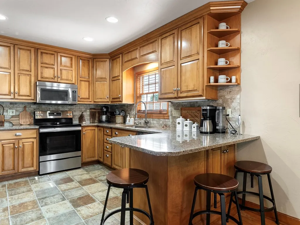 408 W Maple St, Sturgeon Bay Wi 54235, 3 Bedrooms Bedrooms, ,2 BathroomsBathrooms,Inland-Residential,For Sale,W Maple St,143006