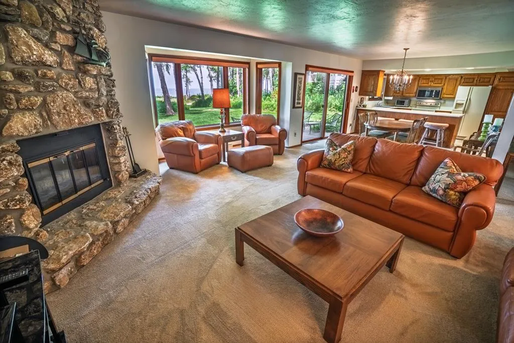 8125 Bay Dr # 3, Egg Harbor Wi 54209, 3 Bedrooms Bedrooms, ,3 BathroomsBathrooms,Condominium,For Sale,Bay Dr,143930