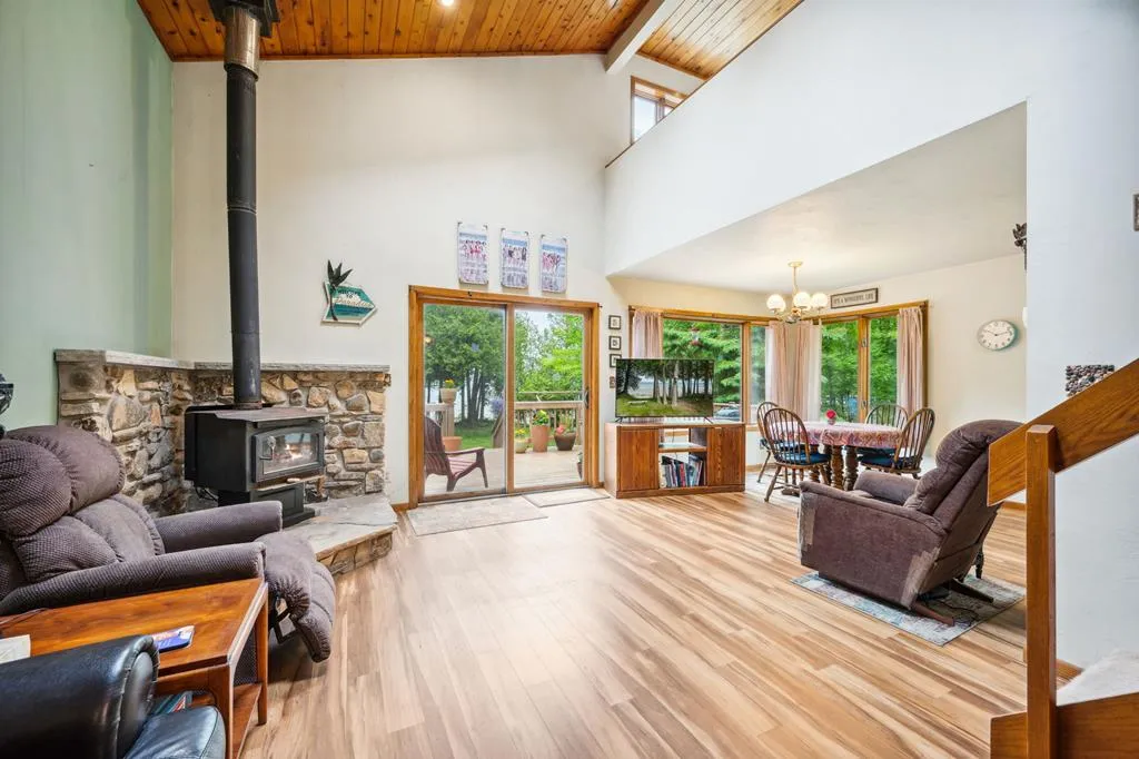 2084 S Lake Michigan Dr, Sturgeon Bay, Wisconsin 54235, 3 Bedrooms Bedrooms, ,2 BathroomsBathrooms,Waterfront-Residential,For Sale,S Lake Michigan Dr,144094