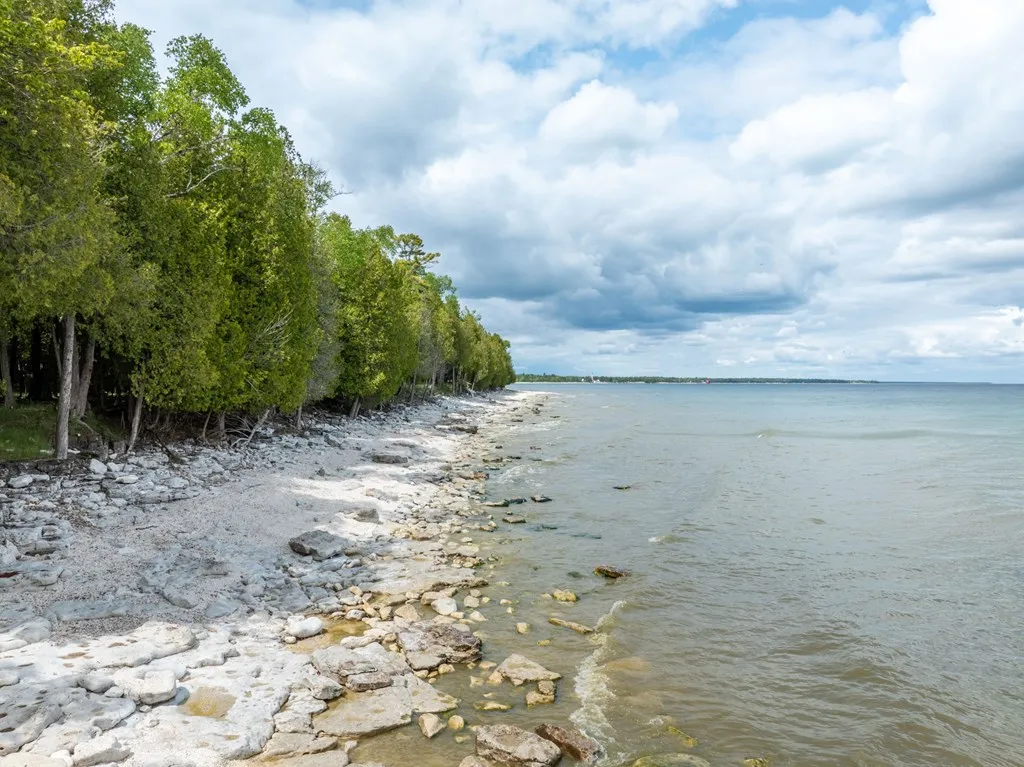2084 S Lake Michigan Dr, Sturgeon Bay, Wisconsin 54235, 3 Bedrooms Bedrooms, ,2 BathroomsBathrooms,Waterfront-Residential,For Sale,S Lake Michigan Dr,144094