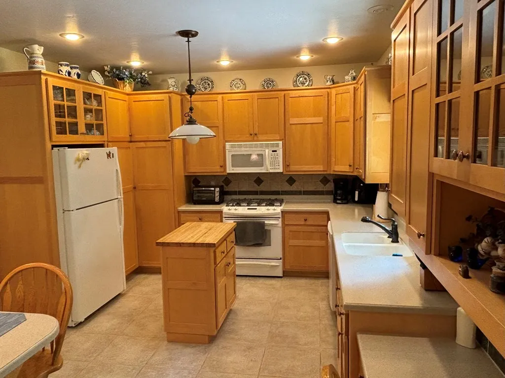 5340 E Pine Tree Rd, Sturgeon Bay Wi 54235, 3 Bedrooms Bedrooms, ,2 BathroomsBathrooms,Inland-Residential,For Sale,E Pine Tree Rd,141781