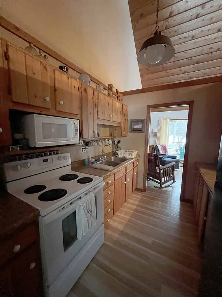 266 Hemlock Dr, Washington Island Wi 54246, 3 Bedrooms Bedrooms, ,2 BathroomsBathrooms,Waterfront-Residential,For Sale,Hemlock Dr,141314