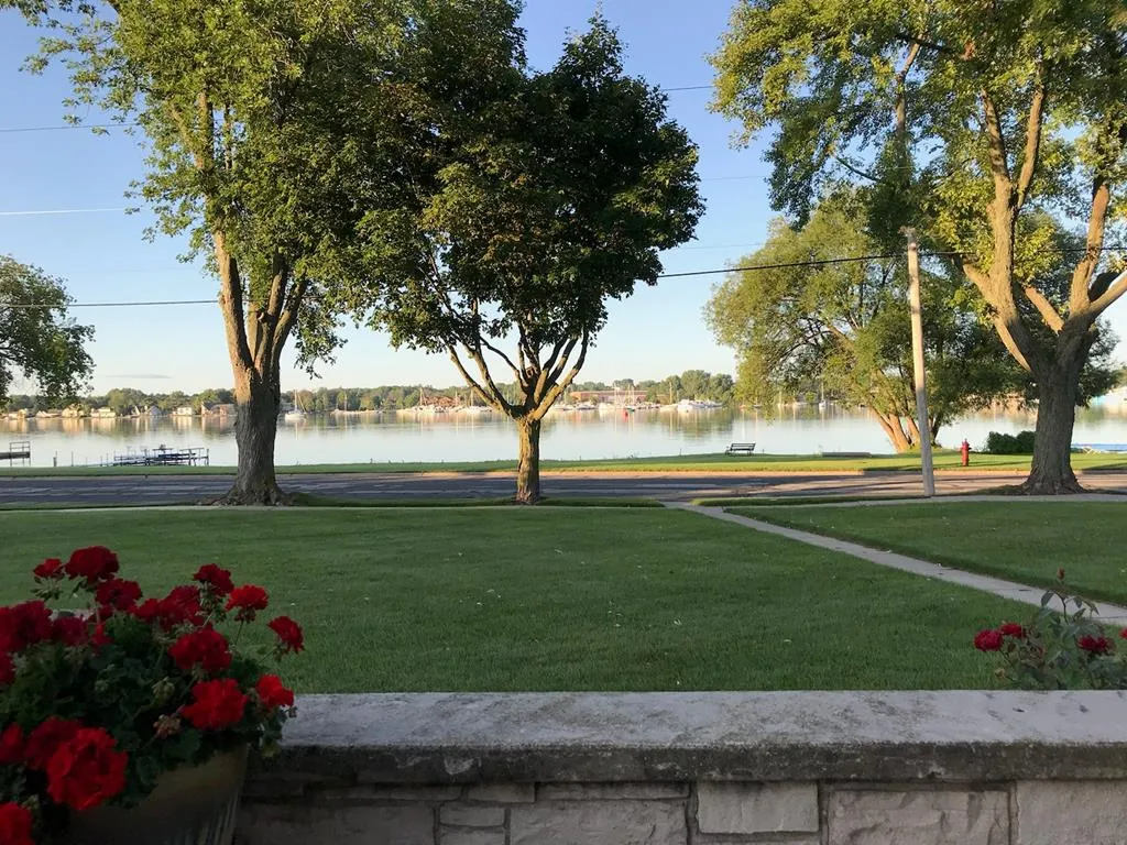 806 Memorial Dr, Sturgeon Bay Wi 54235, 4 Bedrooms Bedrooms, ,3 BathroomsBathrooms,Waterfront-Residential,For Sale,Memorial Dr,141689