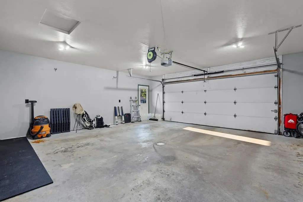 1525 Texas St, Sturgeon Bay, Wisconsin 54235, 3 Bedrooms Bedrooms, ,3 BathroomsBathrooms,Inland-Residential,For Sale,Texas St,144349