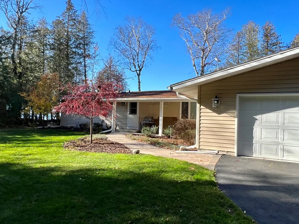 5861 Bay Shore Dr, Egg Harbor Wi 54209, 3 Bedrooms Bedrooms, ,2 BathroomsBathrooms,Waterfront-Residential,For Sale,Bay Shore Dr,141598