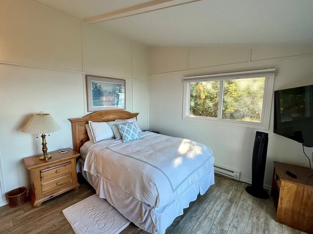 5861 Bay Shore Dr, Egg Harbor Wi 54209, 3 Bedrooms Bedrooms, ,2 BathroomsBathrooms,Waterfront-Residential,For Sale,Bay Shore Dr,141598