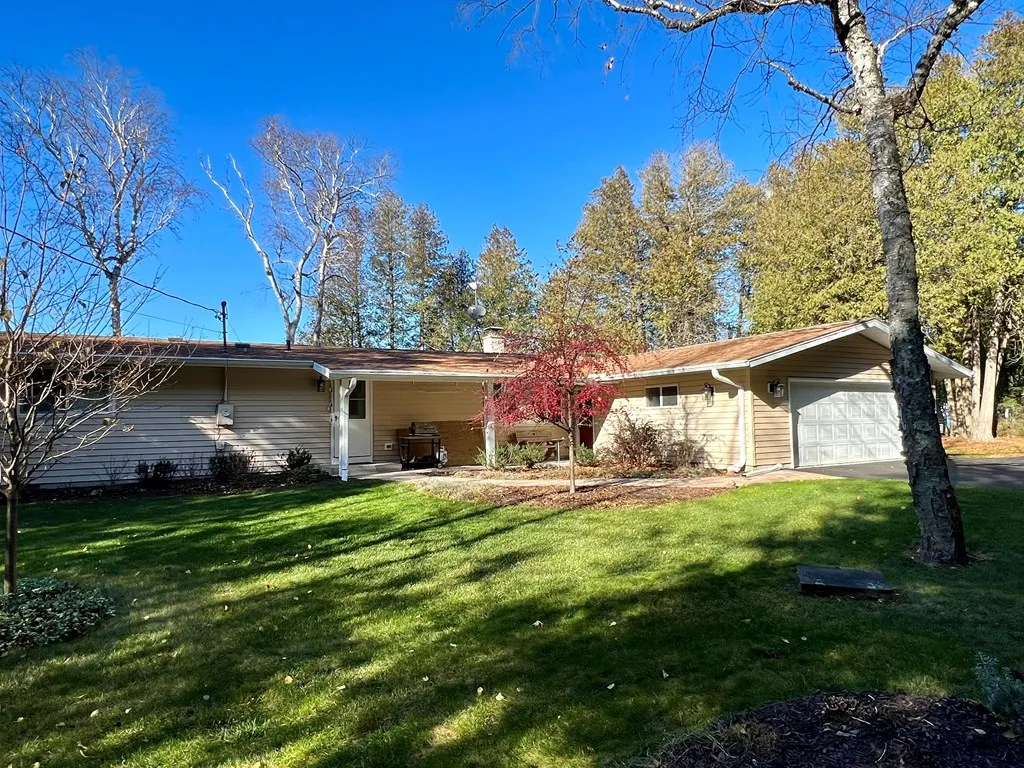 5861 Bay Shore Dr, Egg Harbor Wi 54209, 3 Bedrooms Bedrooms, ,2 BathroomsBathrooms,Waterfront-Residential,For Sale,Bay Shore Dr,141598