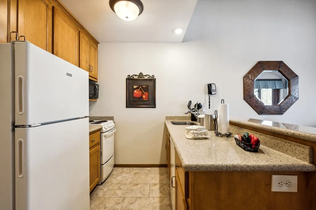 4955 Landmark Cir # 4225, Egg Harbor Wi 54209, 2 Bedrooms Bedrooms, ,2 BathroomsBathrooms,Condominium,For Sale,Landmark Cir,143890