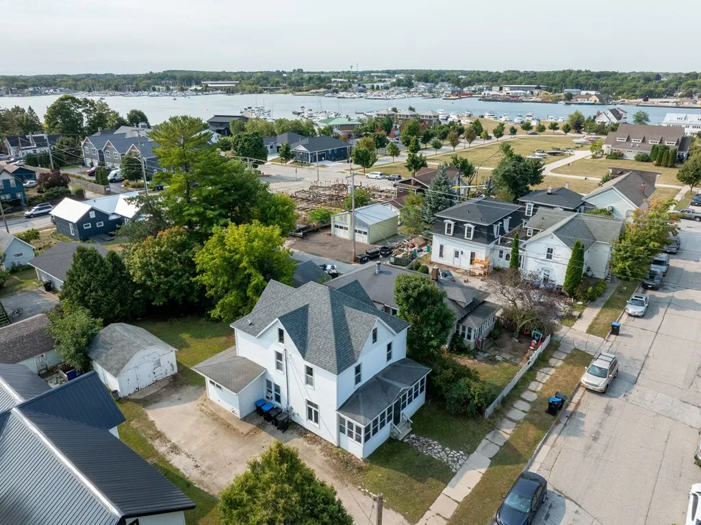 325 Pennsylvania St, Sturgeon Bay Wi 54235, 4 Bedrooms Bedrooms, ,2 BathroomsBathrooms,Multi Family,For Sale,Pennsylvania St,143213