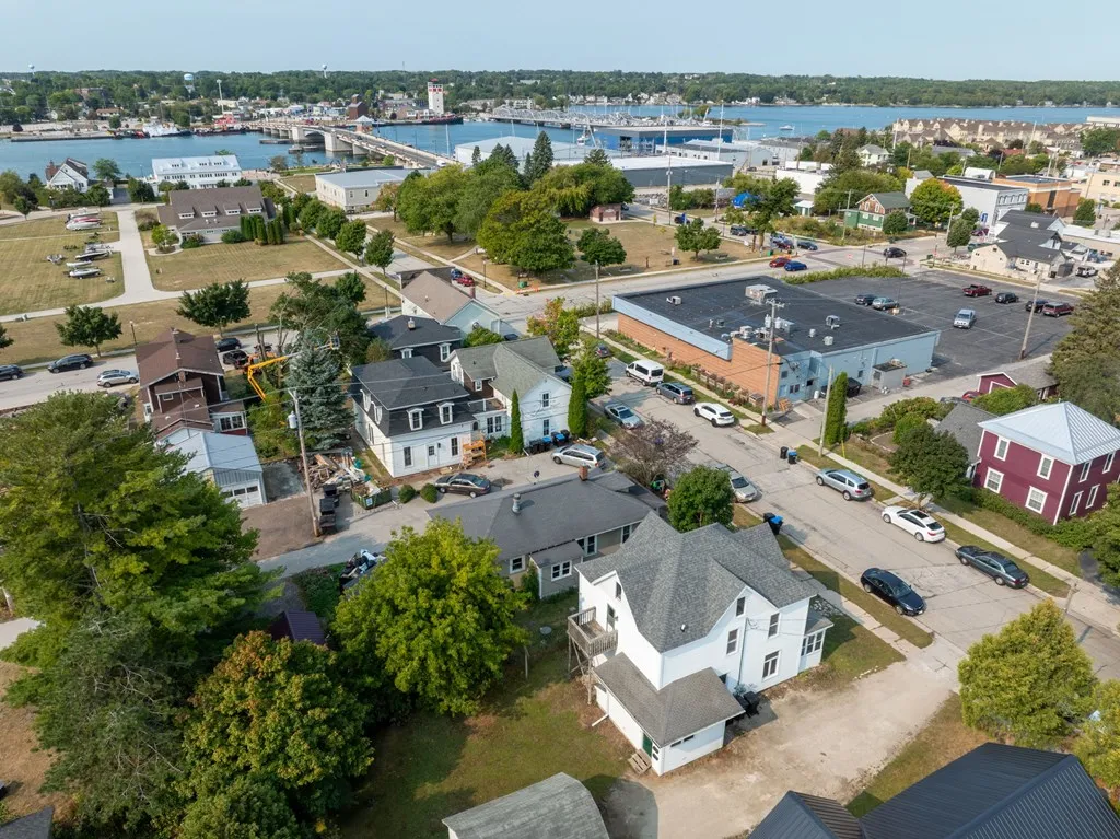 325 Pennsylvania St, Sturgeon Bay Wi 54235, 4 Bedrooms Bedrooms, ,2 BathroomsBathrooms,Multi Family,For Sale,Pennsylvania St,143213