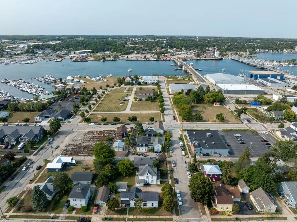 325 Pennsylvania St, Sturgeon Bay Wi 54235, 4 Bedrooms Bedrooms, ,2 BathroomsBathrooms,Multi Family,For Sale,Pennsylvania St,143213