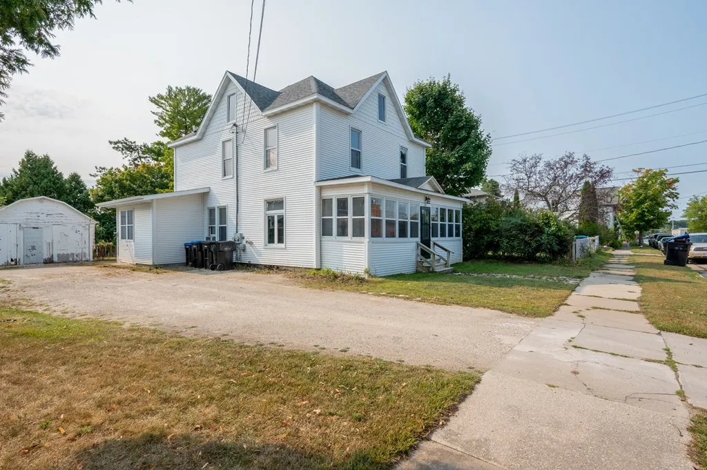 325 Pennsylvania St, Sturgeon Bay Wi 54235, 4 Bedrooms Bedrooms, ,2 BathroomsBathrooms,Multi Family,For Sale,Pennsylvania St,143213