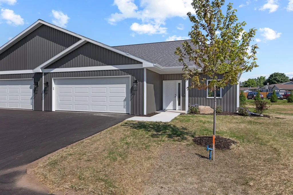 Unit 402 N 15th Dr, Sturgeon Bay Wi 54235, 2 Bedrooms Bedrooms, ,2 BathroomsBathrooms,Condominium,For Sale,N 15th Dr,141738