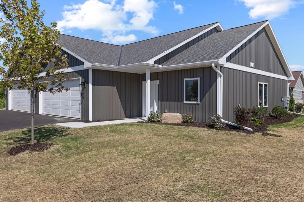 Unit 402 N 15th Dr, Sturgeon Bay Wi 54235, 2 Bedrooms Bedrooms, ,2 BathroomsBathrooms,Condominium,For Sale,N 15th Dr,141738