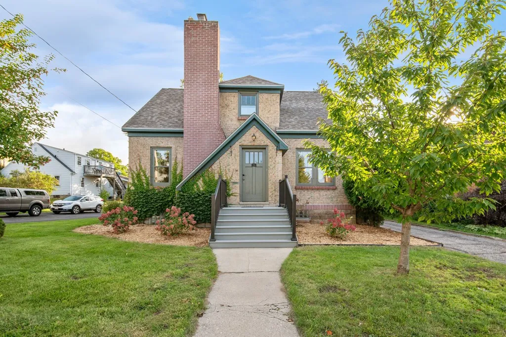 216 S 4th Ave, Sturgeon Bay, Wisconsin 54235, 3 Bedrooms Bedrooms, ,1 BathroomBathrooms,Inland-Residential,For Sale,S 4th Ave,144530