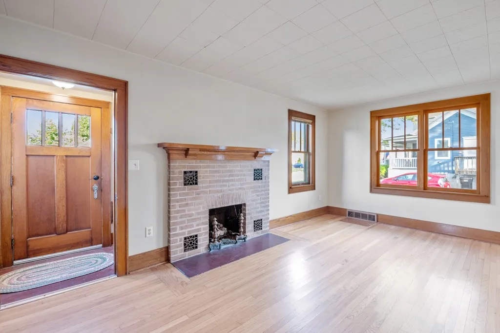 216 S 4th Ave, Sturgeon Bay, Wisconsin 54235, 3 Bedrooms Bedrooms, ,1 BathroomBathrooms,Inland-Residential,For Sale,S 4th Ave,144530