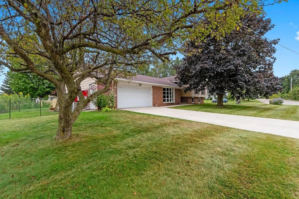 914 N 8th Pl, Sturgeon Bay Wi 54235, 4 Bedrooms Bedrooms, ,3 BathroomsBathrooms,Inland-Residential,For Sale,N 8th Pl,143087