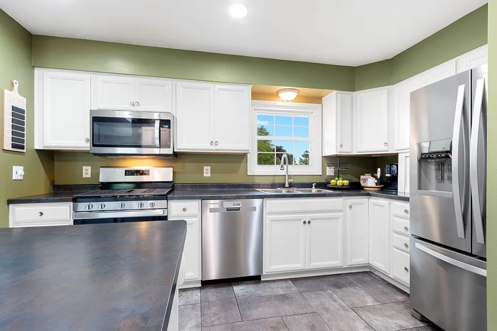 914 N 8th Pl, Sturgeon Bay Wi 54235, 4 Bedrooms Bedrooms, ,3 BathroomsBathrooms,Inland-Residential,For Sale,N 8th Pl,143087