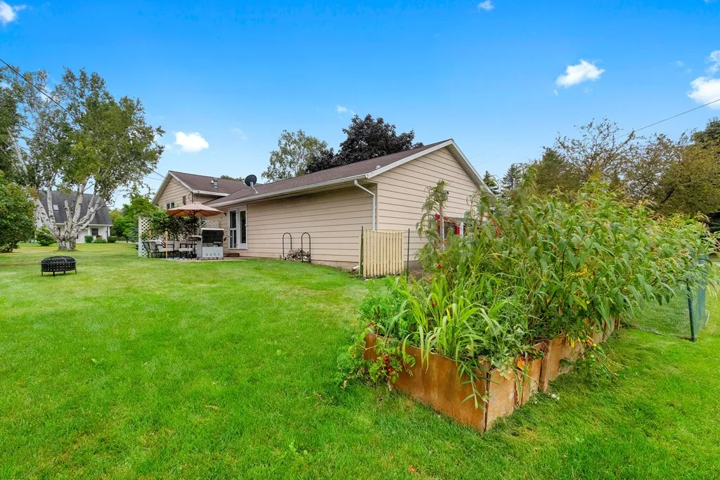 914 N 8th Pl, Sturgeon Bay Wi 54235, 4 Bedrooms Bedrooms, ,3 BathroomsBathrooms,Inland-Residential,For Sale,N 8th Pl,143087