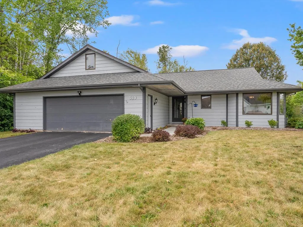 519 E Walnut Pl, Sturgeon Bay Wi 54235, 3 Bedrooms Bedrooms, ,2 BathroomsBathrooms,Inland-Residential,For Sale,E Walnut Pl,143201