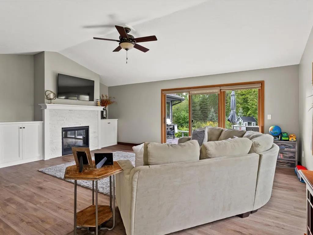 519 E Walnut Pl, Sturgeon Bay Wi 54235, 3 Bedrooms Bedrooms, ,2 BathroomsBathrooms,Inland-Residential,For Sale,E Walnut Pl,143201
