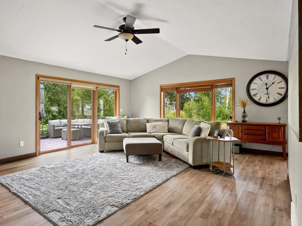 519 E Walnut Pl, Sturgeon Bay Wi 54235, 3 Bedrooms Bedrooms, ,2 BathroomsBathrooms,Inland-Residential,For Sale,E Walnut Pl,143201