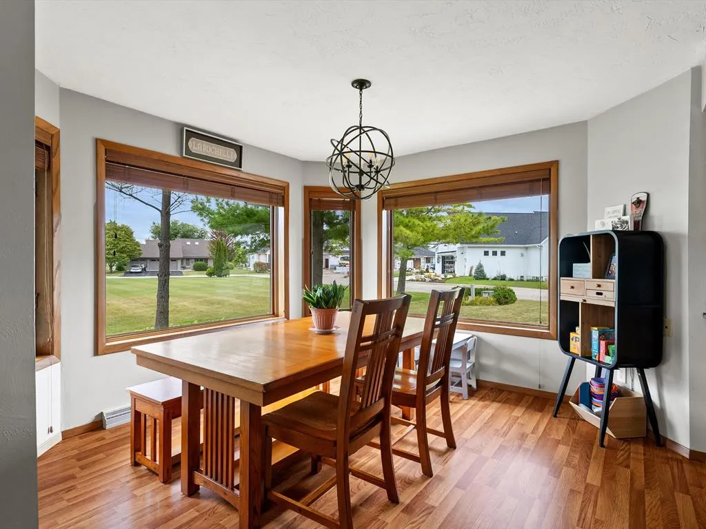 519 E Walnut Pl, Sturgeon Bay Wi 54235, 3 Bedrooms Bedrooms, ,2 BathroomsBathrooms,Inland-Residential,For Sale,E Walnut Pl,143201