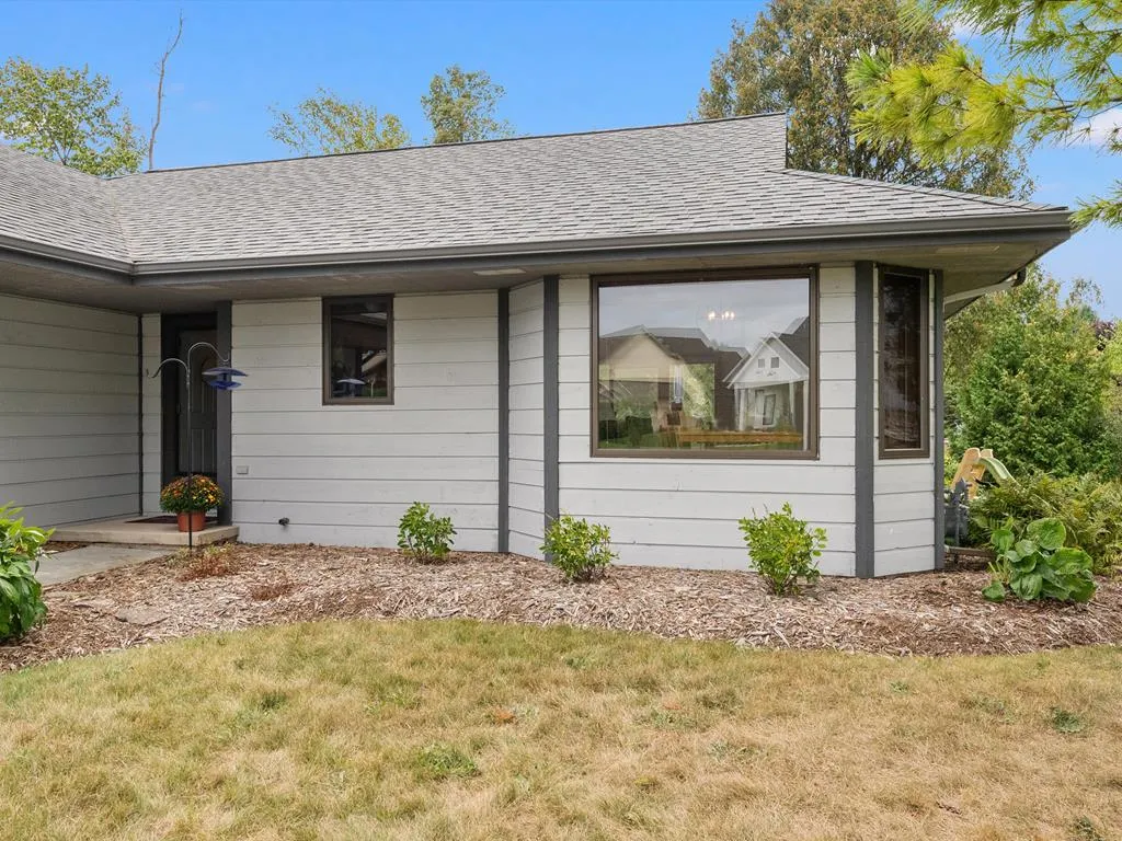 519 E Walnut Pl, Sturgeon Bay Wi 54235, 3 Bedrooms Bedrooms, ,2 BathroomsBathrooms,Inland-Residential,For Sale,E Walnut Pl,143201