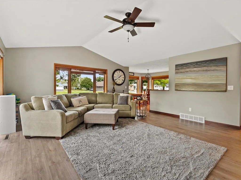 519 E Walnut Pl, Sturgeon Bay Wi 54235, 3 Bedrooms Bedrooms, ,2 BathroomsBathrooms,Inland-Residential,For Sale,E Walnut Pl,143201