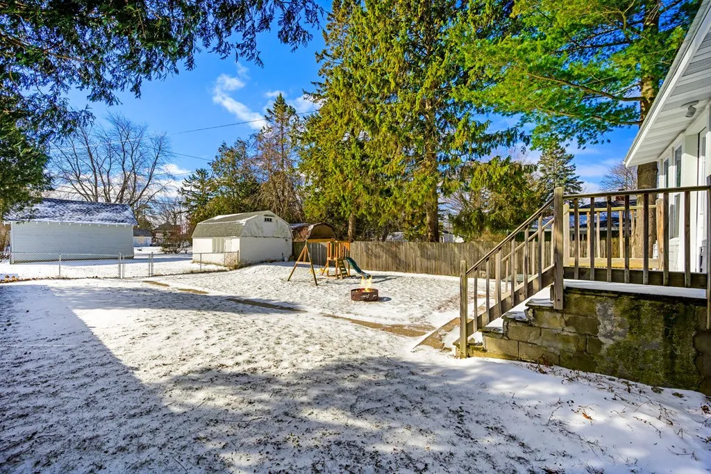 949 Superior St, Sturgeon Bay Wi 54235, 3 Bedrooms Bedrooms, ,2 BathroomsBathrooms,Inland-Residential,For Sale,Superior St,141428