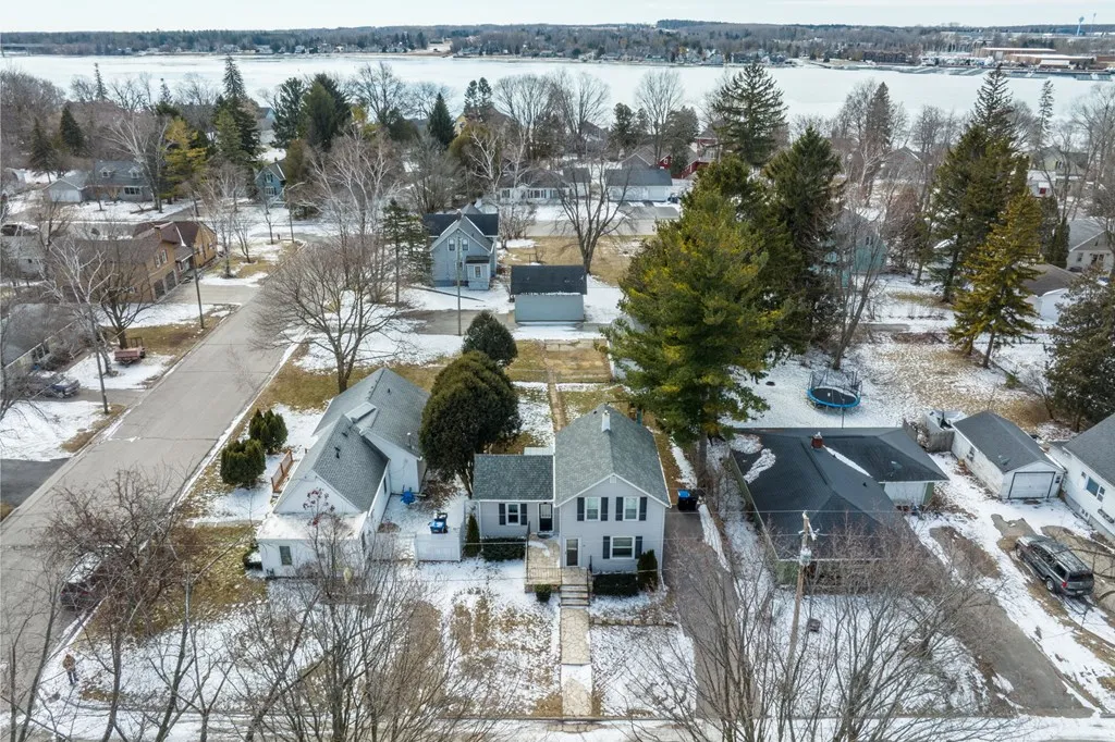 949 Superior St, Sturgeon Bay Wi 54235, 3 Bedrooms Bedrooms, ,2 BathroomsBathrooms,Inland-Residential,For Sale,Superior St,141428