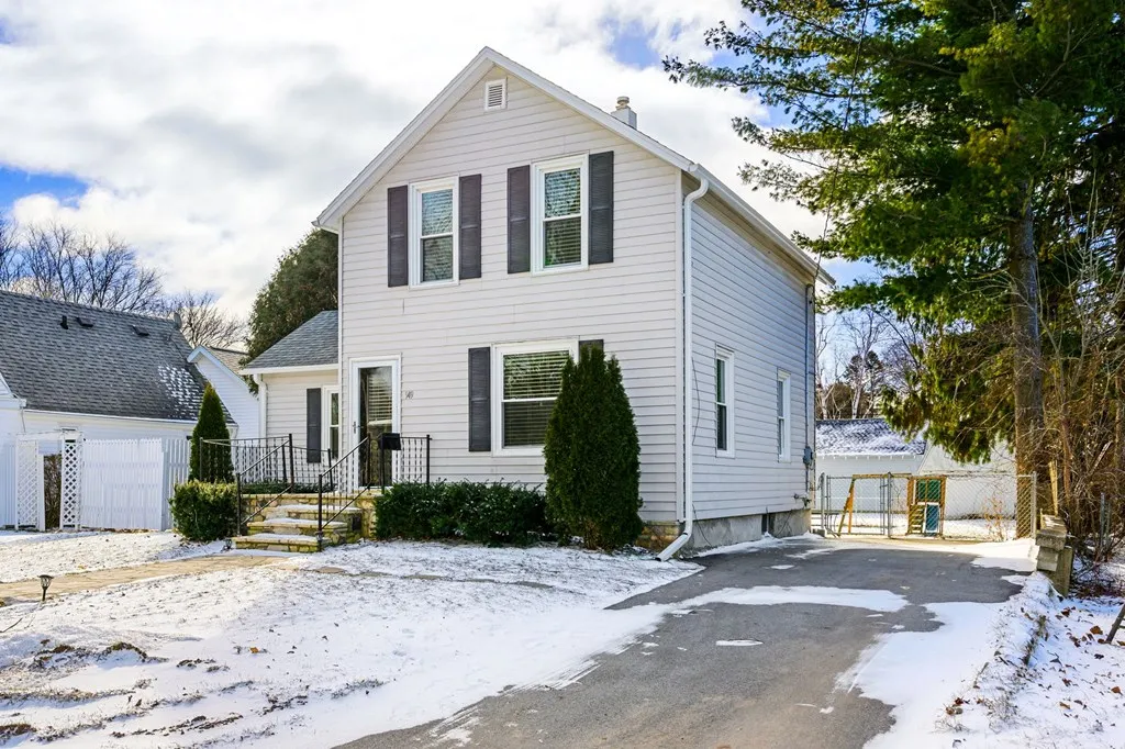 949 Superior St, Sturgeon Bay Wi 54235, 3 Bedrooms Bedrooms, ,2 BathroomsBathrooms,Inland-Residential,For Sale,Superior St,141428