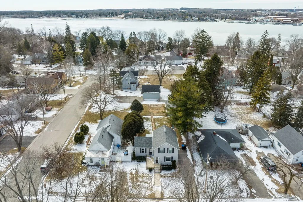 949 Superior St, Sturgeon Bay Wi 54235, 3 Bedrooms Bedrooms, ,2 BathroomsBathrooms,Inland-Residential,For Sale,Superior St,141428