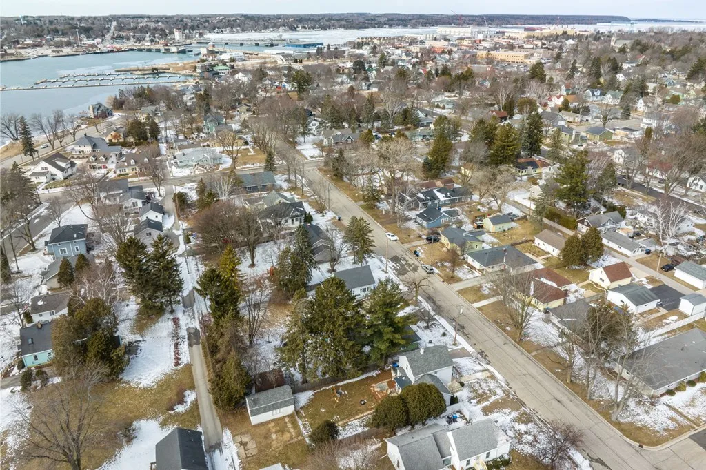 949 Superior St, Sturgeon Bay Wi 54235, 3 Bedrooms Bedrooms, ,2 BathroomsBathrooms,Inland-Residential,For Sale,Superior St,141428