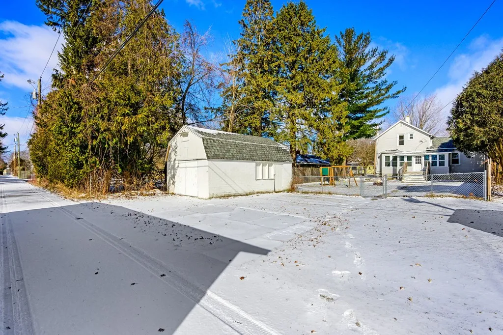 949 Superior St, Sturgeon Bay Wi 54235, 3 Bedrooms Bedrooms, ,2 BathroomsBathrooms,Inland-Residential,For Sale,Superior St,141428